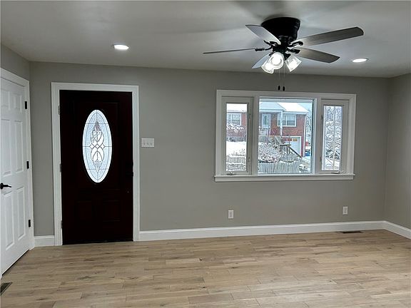 4th image of 111 Eastern Dr