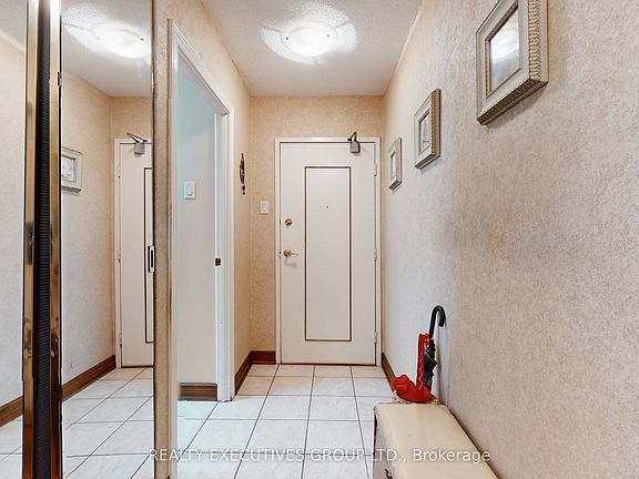 3rd image of 8111 Yonge St #1403