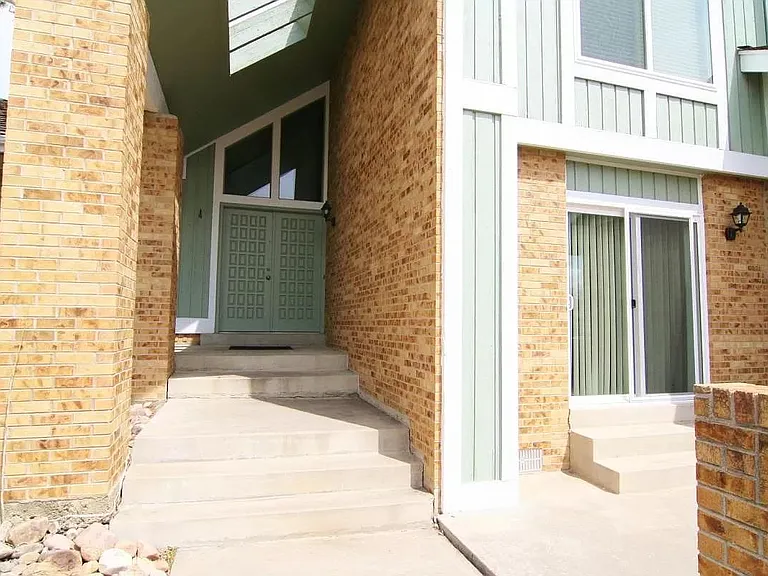6236 S Macon Way — Photo 2