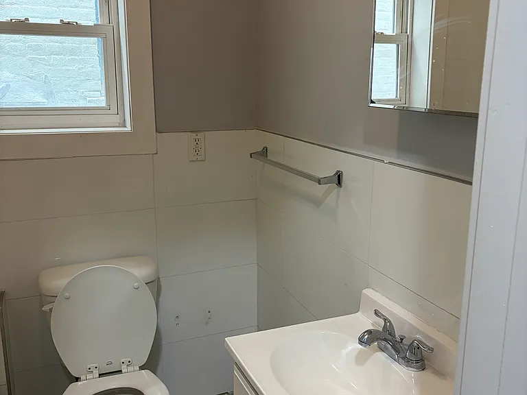 29 Bartholdi Ave #1A — Photo 6