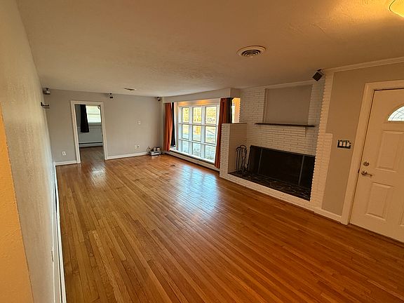 3rd image of 205 E McGinnis Cir