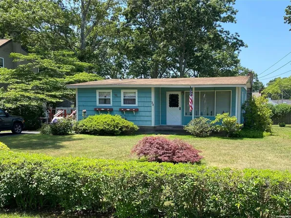 30 Windus Drive, Shirley, NY 11967