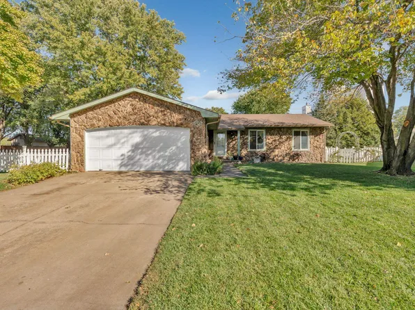 601 Brookside Ct, Colwich, KS 67030