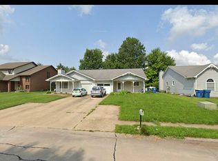 1221 Chancellor Dr, Edwardsville, IL