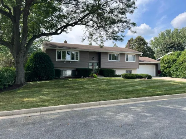 6610 Schneider Place, Mcfarland, WI 53558