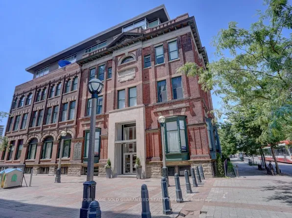 915 King St W #108, Toronto, ON M6K 3M2