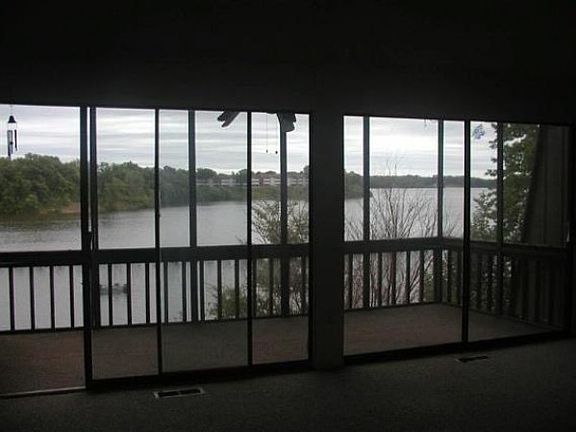 3rd image of 1736 S Grove St APT 202