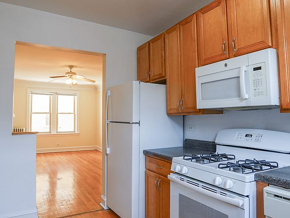 4th image of 2234 W Farwell Ave #2