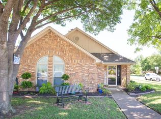 2627 Cummings Dr, Bedford, TX 76021