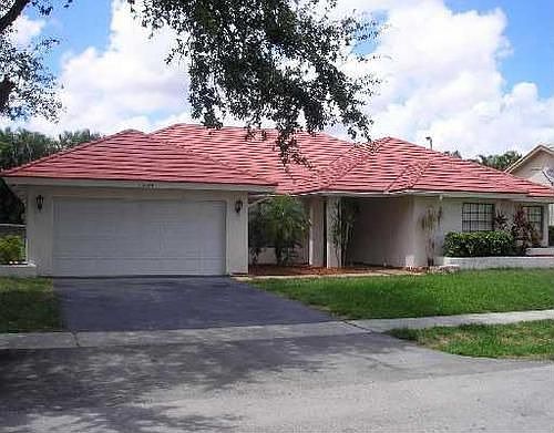 5th image of 10409 NW 7th Ct