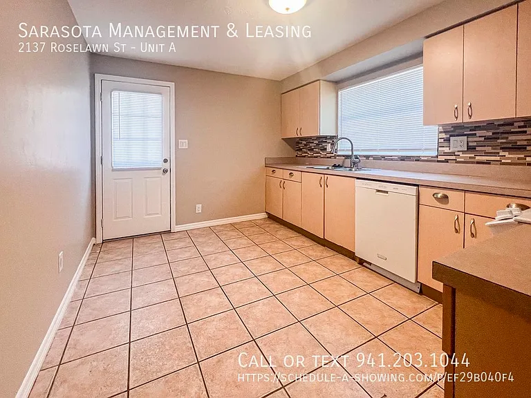 2137 Roselawn St #A — Photo 5