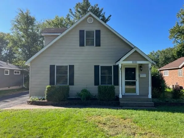 1111 E 40th Pl, Griffith, IN 46319