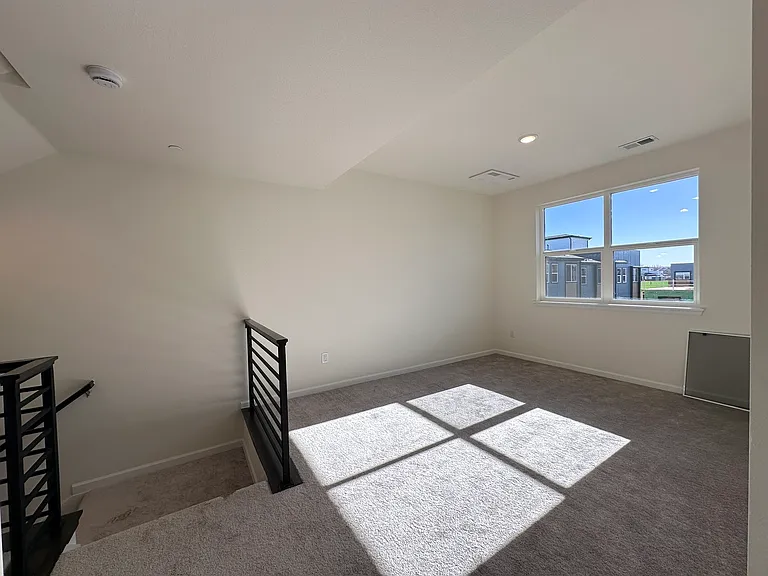 760 Josephine Way — Photo 15