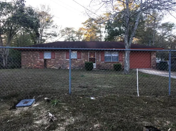 913 Lennox Ave, Dothan, AL 36303