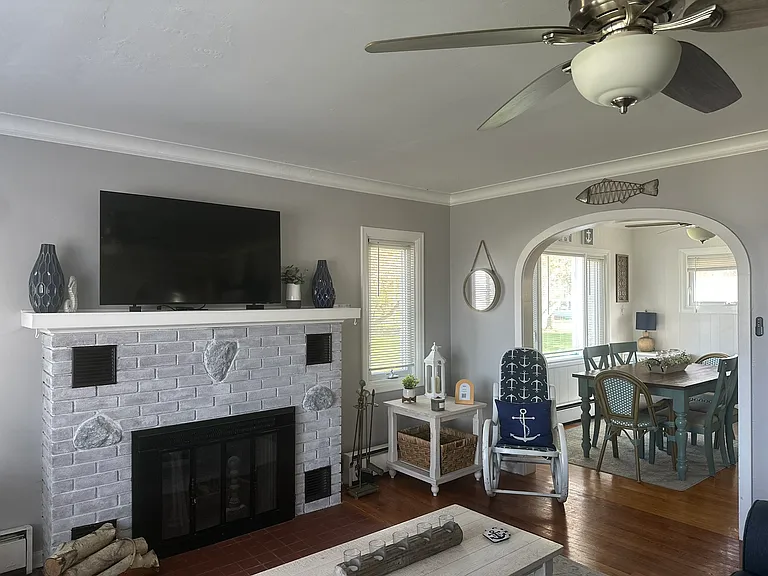 1246 Palmer Cir — Photo 3