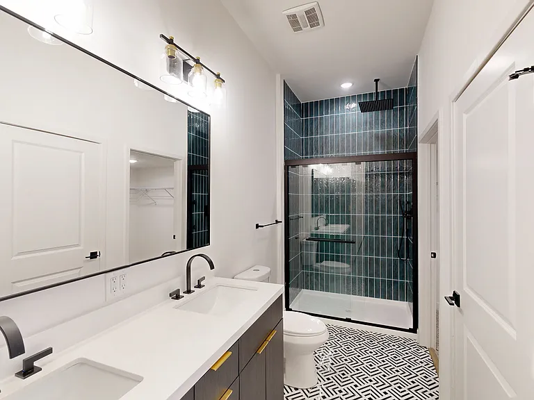 3923 Wyandotte St #3 — Photo 7