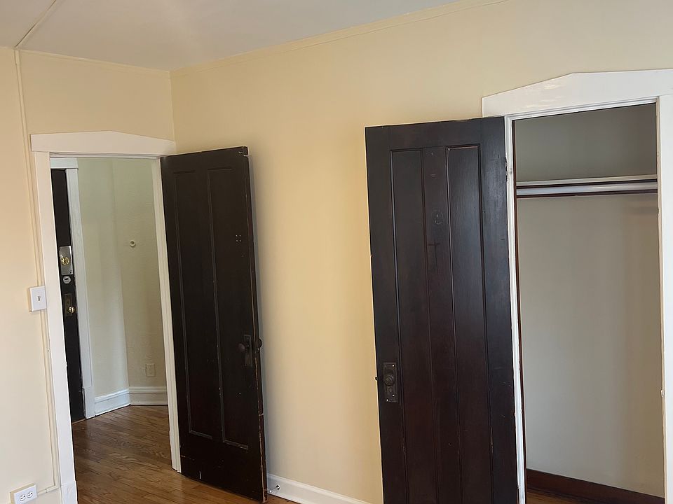 1st image of 3201 N Karlov Ave #1