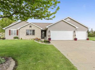 W6608 Flagstone Ct, Greenville, WI 54942