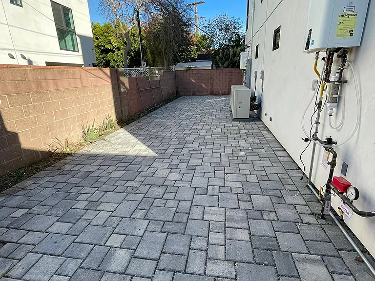 6347 Farmdale Ave — Photo 37