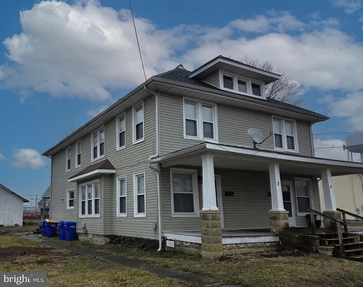 Building Photo - 2 E Milby St