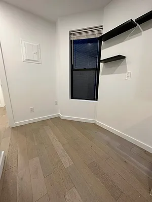 Rented by Camelot Realty Group | media 32