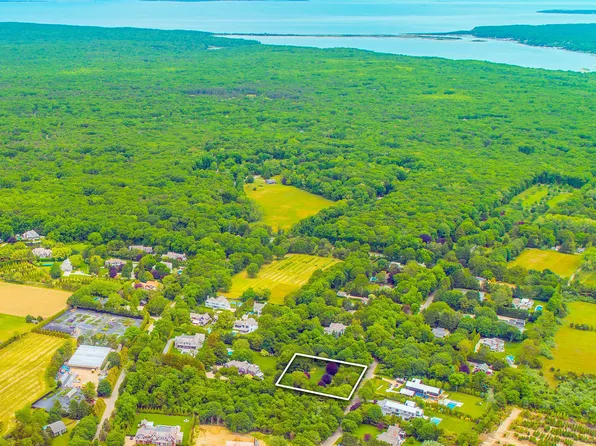 15 Fieldview Ln, East Hampton, NY 11937