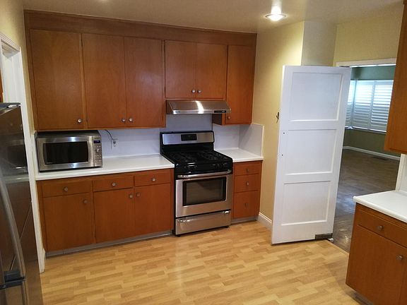 3rd image of 722 S Idaho St