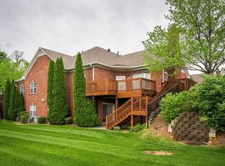 8006 Saint Andrews Village Dr, Louisville, KY 40241