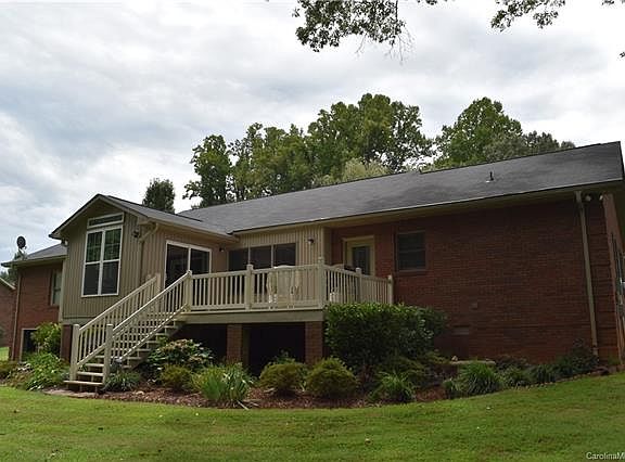 3rd image of 154 Dobbs Dr