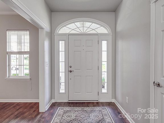 3rd image of 5832 Kirkwynd Commons Dr