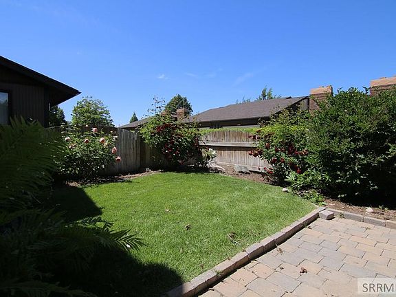 5th image of 1306 Laurel Dr #9