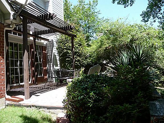2nd image of 5029 Bryn Mawr Dr