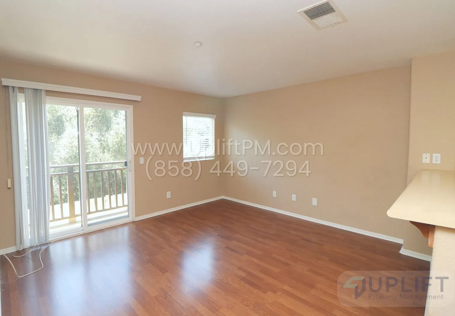 3 bed, 2.5 bath, 1060 sqft, $3,295 — Photo 2