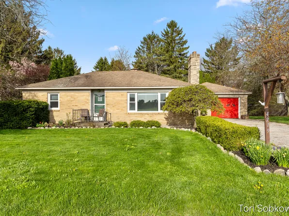 4919 S Green Ave, Fremont, MI 49412