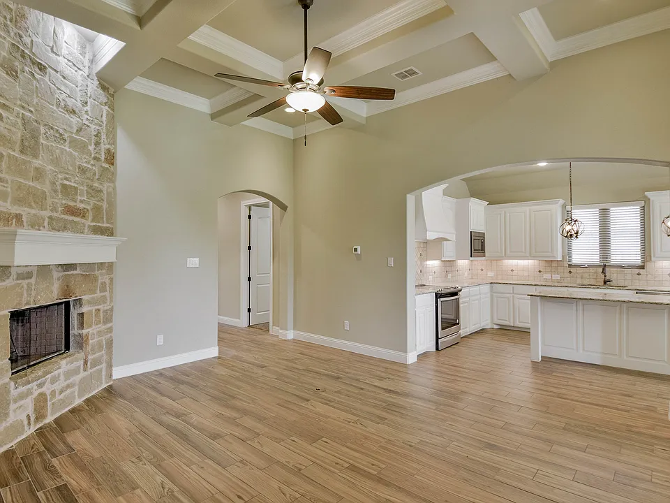 3100 White Horse Ct