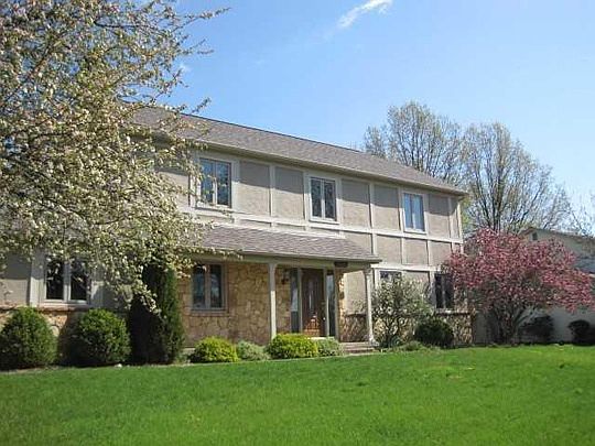 2nd image of 700 Pepper Ct