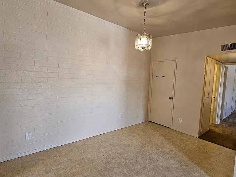 Park Plaza Condos — Photo 6