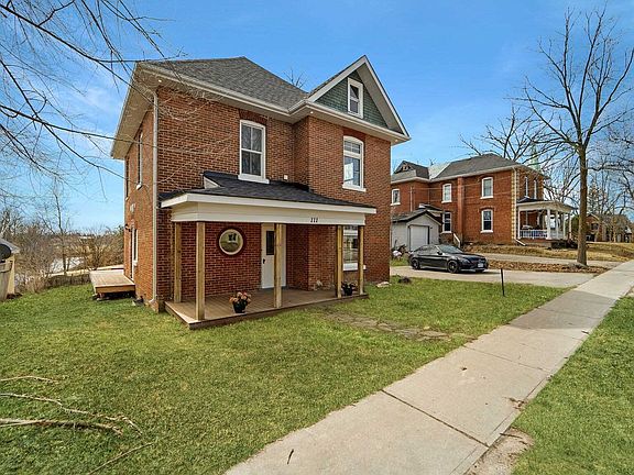 2nd image of 111 Cameron St E