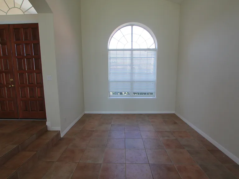 2521 Roat Dr — Photo 6