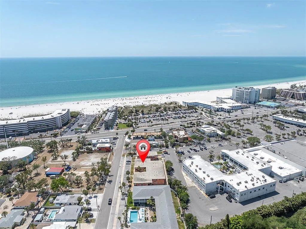 2 bed, 1.0 bath, 835 sqft, $3,150 — Photo 1