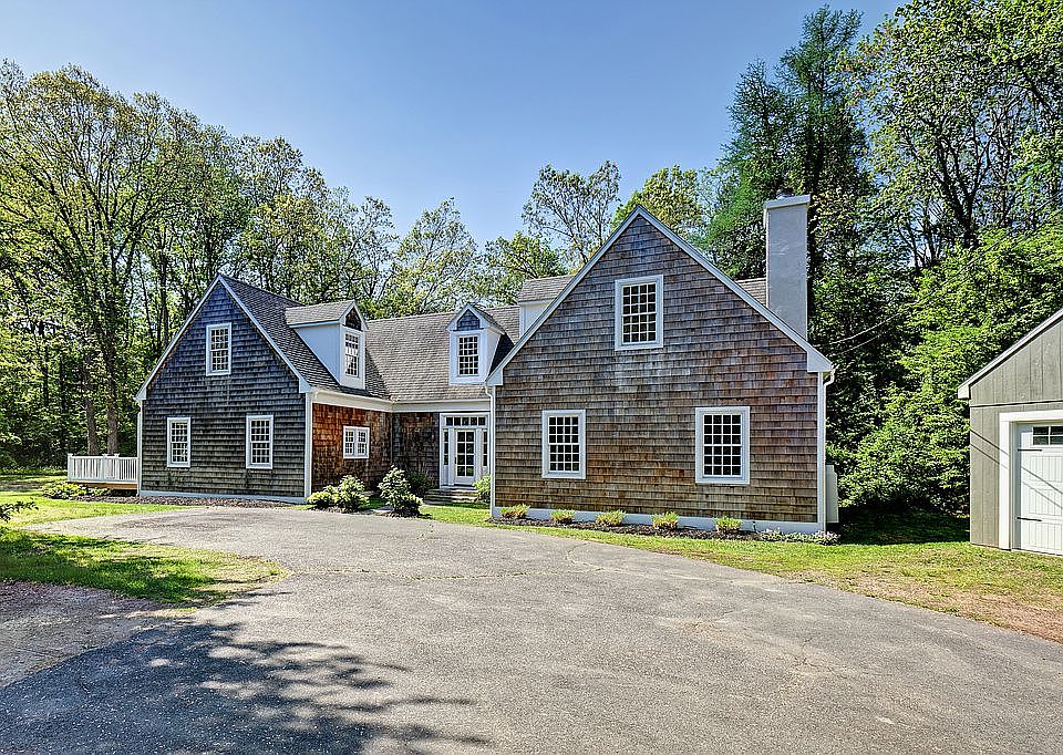 1st image of 9 Dogwood Ln