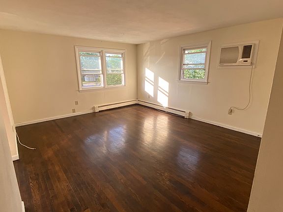 5th image of 38 Mohegan Ave #2
