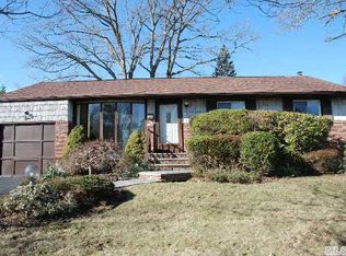 9 Sarah Dr, Old Bethpage, NY 11804