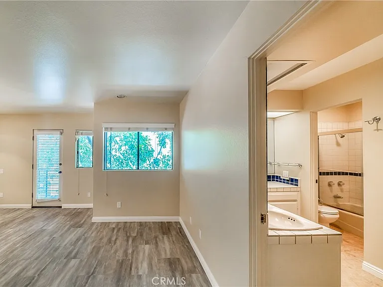 13236 Valleyheart Dr #102 — Photo 27