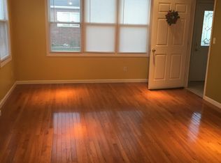 33 Pine St, Lodi, NJ 07644