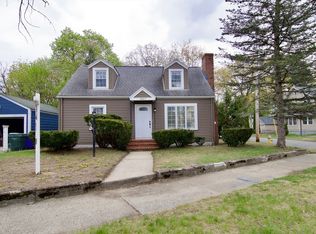 1657 Carew St, Springfield, MA 01104