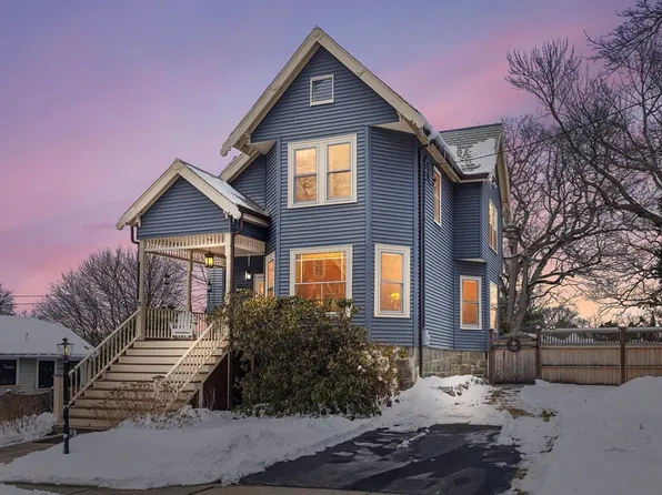 11 Natalie Ave, Melrose, MA 02176