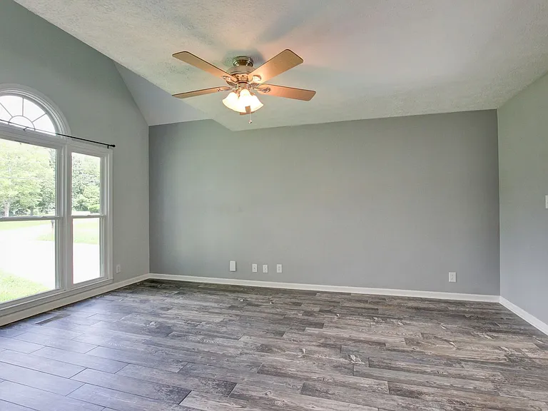 180 Kings Deer Dr — Photo 3