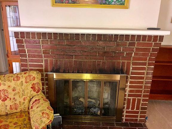 3rd image of 125 Carroll St