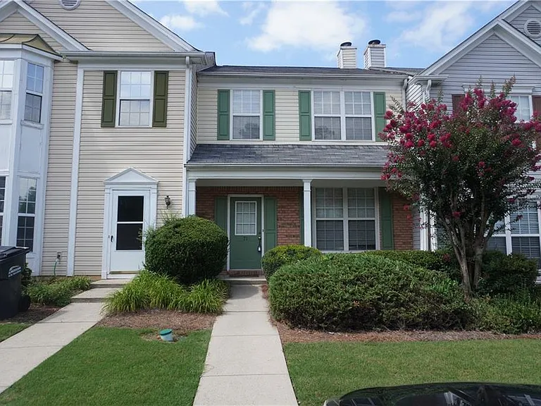 71 Highoak Dr NE #13 — Photo 2
